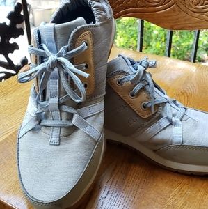 Forsake Shoreline Blue Gray Tan Womens Sneaker 7.5